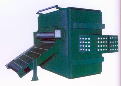 ���L����