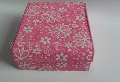 ��ɫ���껨�ռ{��